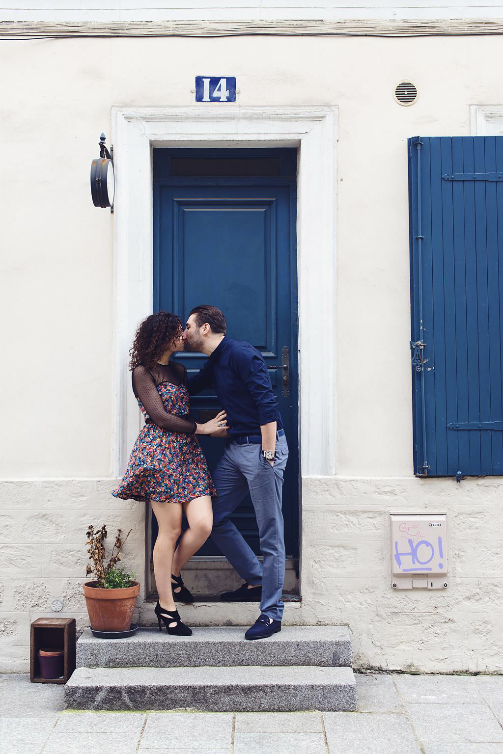photographie d'une séance photo de couple dans les rues de Paris
